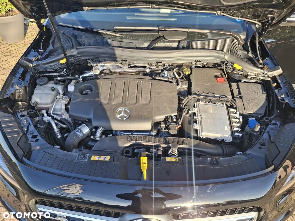 Mercedes-Benz GLA 180 d Progressive 8G-DCT - 28