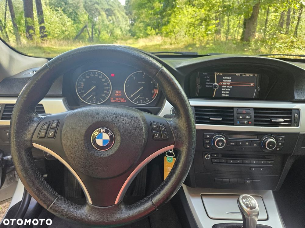 BMW Seria 3 320d DPF Efficient Dynamics Edition - 13