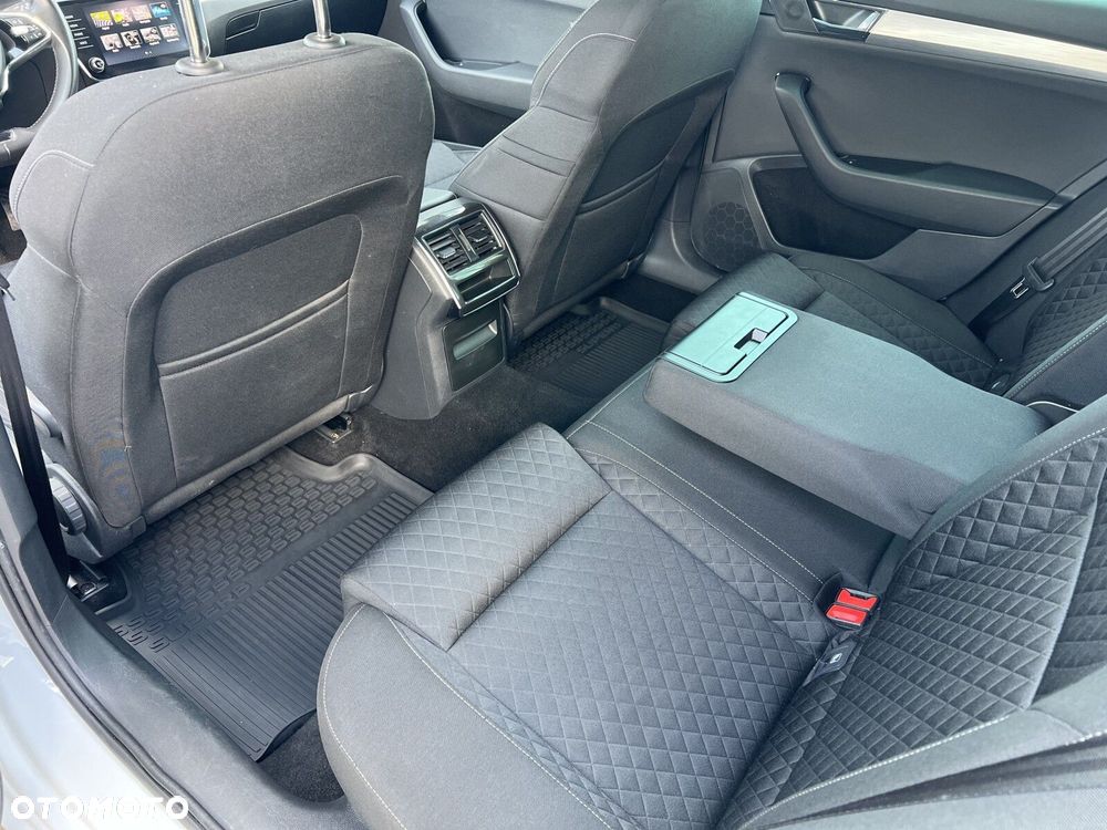 Skoda Superb 2.0 TDI SCR Ambition DSG - 21