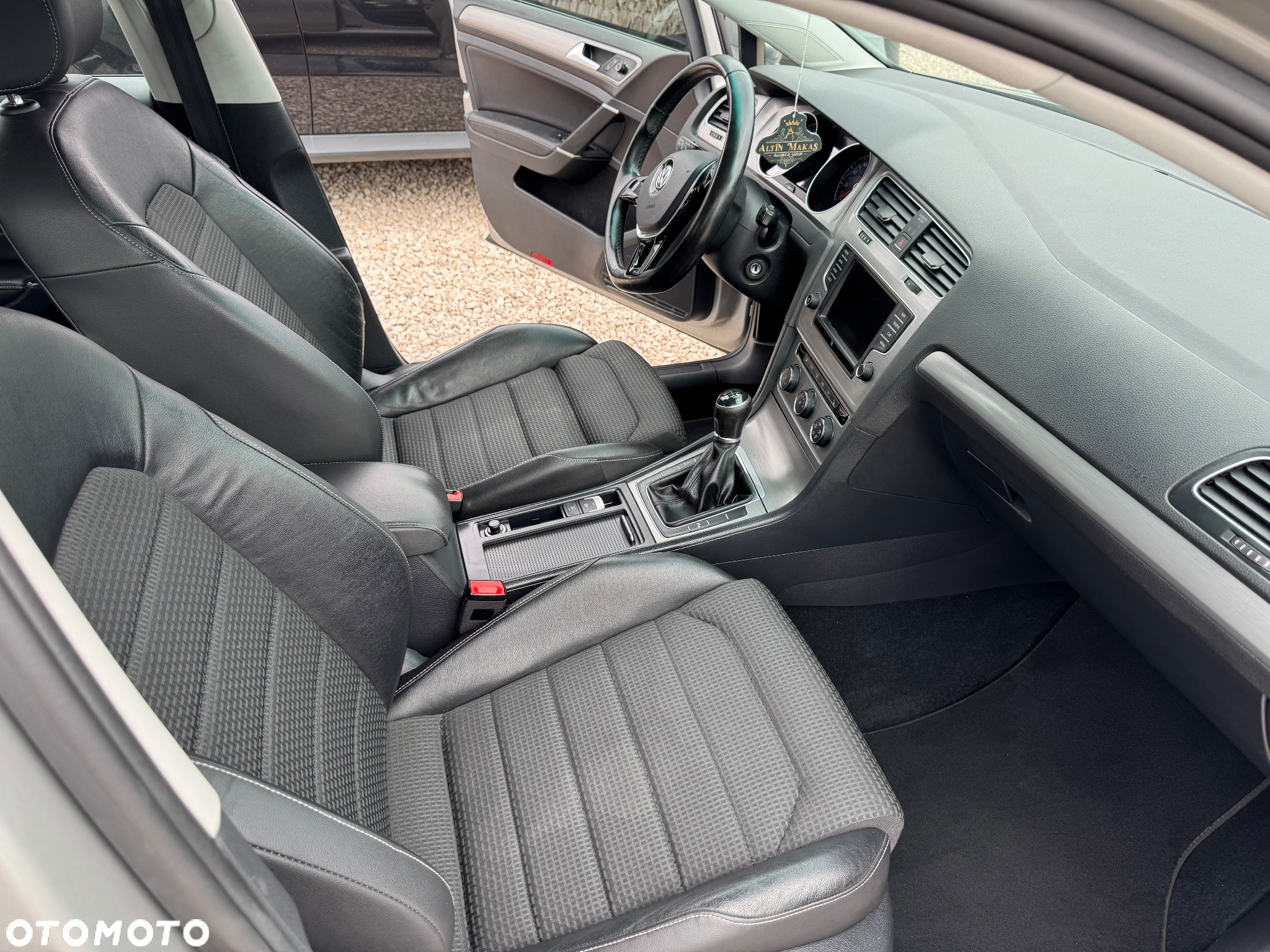 Volkswagen Golf 2.0 BlueTDI Highline - 27