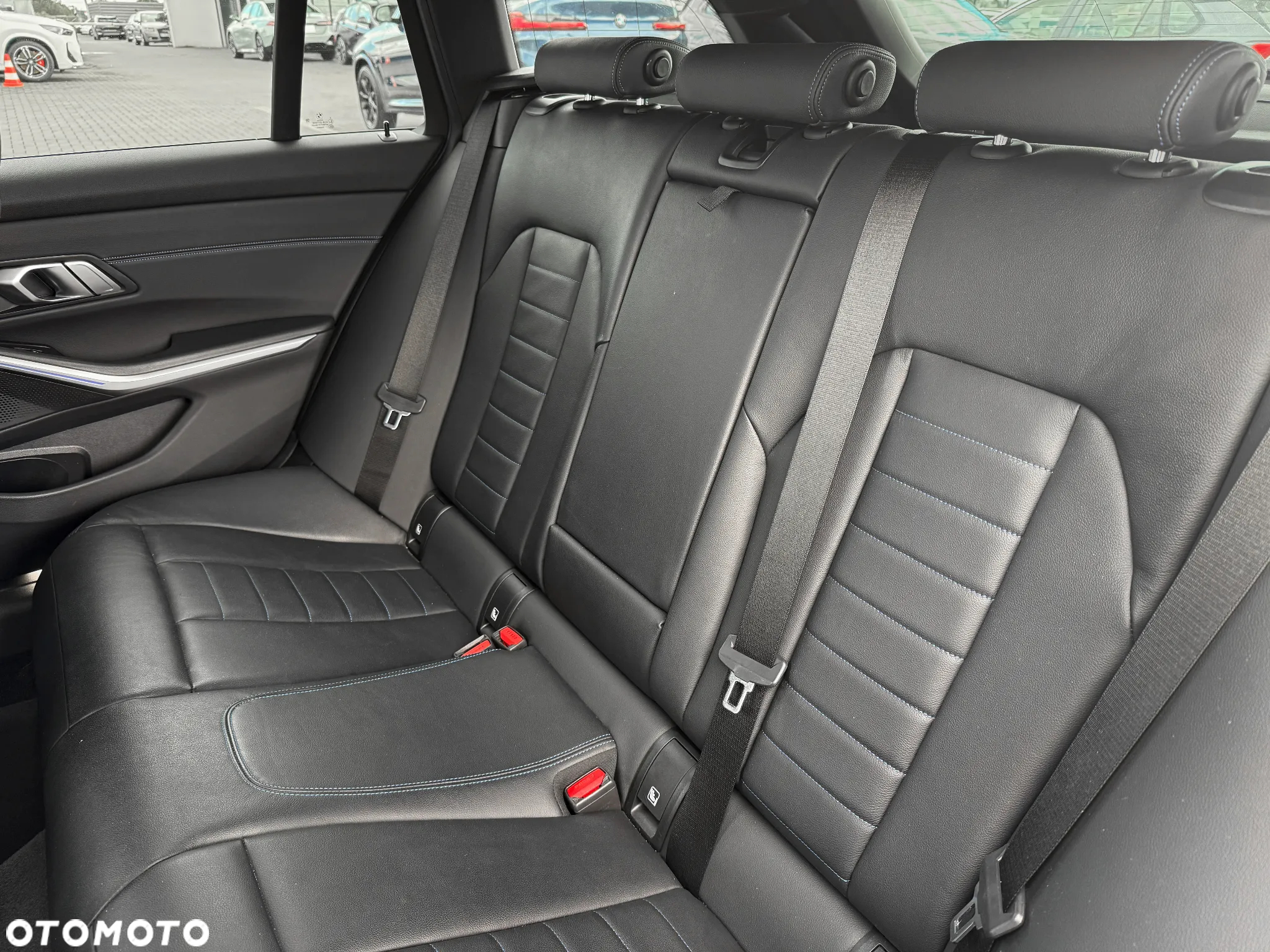 BMW Seria 3 320d M Sport - 36
