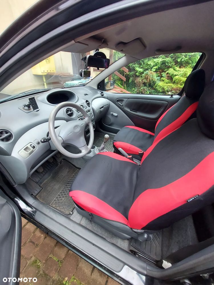 Toyota Yaris - 11