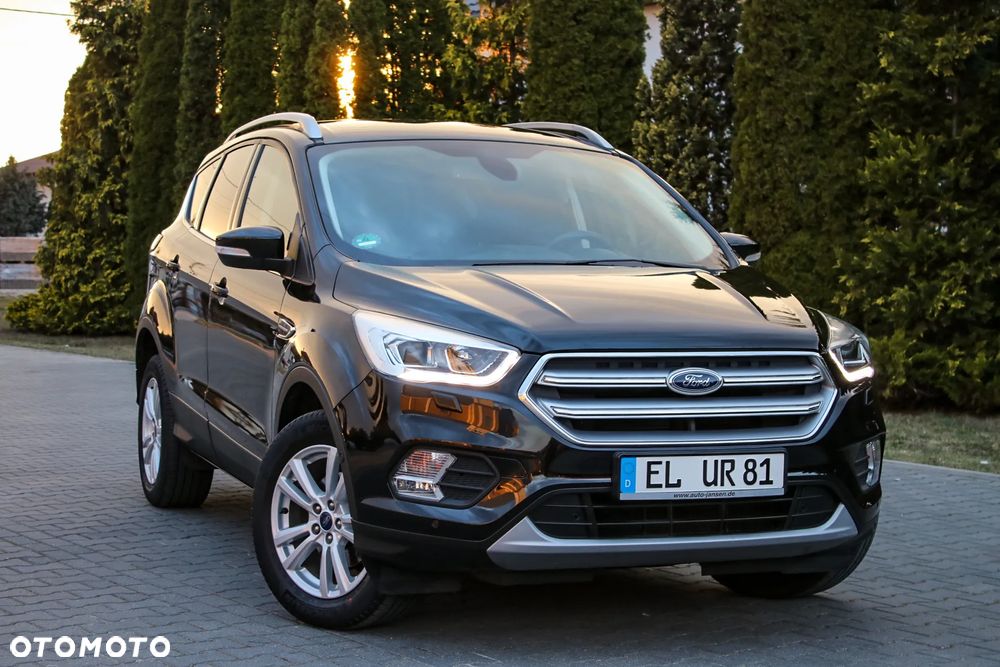 Ford Kuga 1.5 EcoBoost 2x4 Titanium - 3
