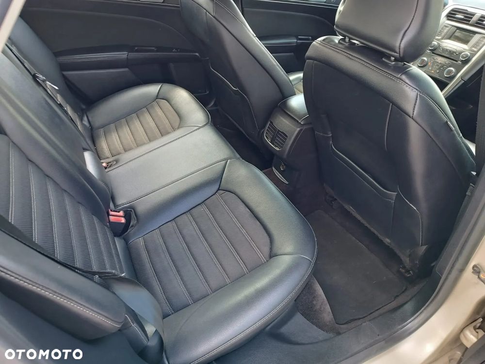 Ford Fusion - 9