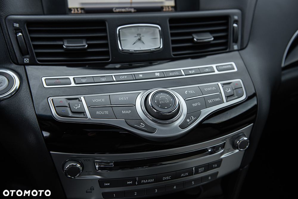 Infiniti M M37 S - 26