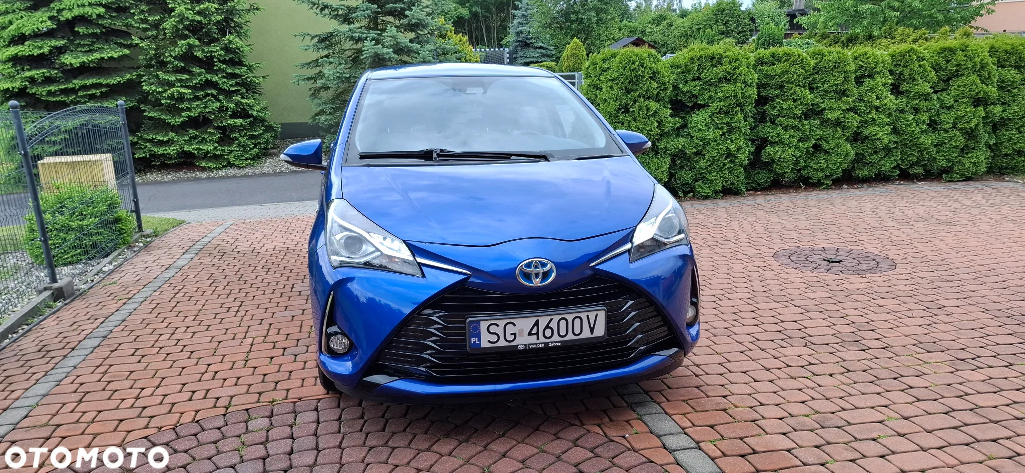 Toyota Yaris Hybrid 100 Premium EU6 - 4