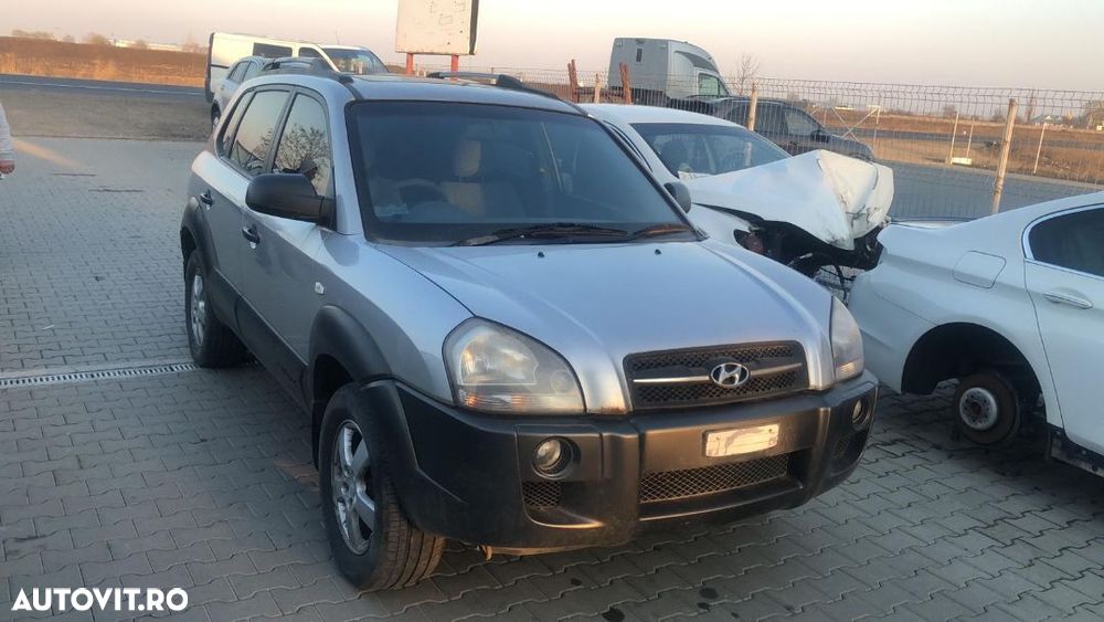 Dezmembram Hyundai Tucson 2.0 benzina  4x2 an fabr 2006 - 3