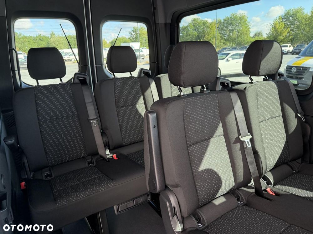 Mercedes-Benz Sprinter - 16