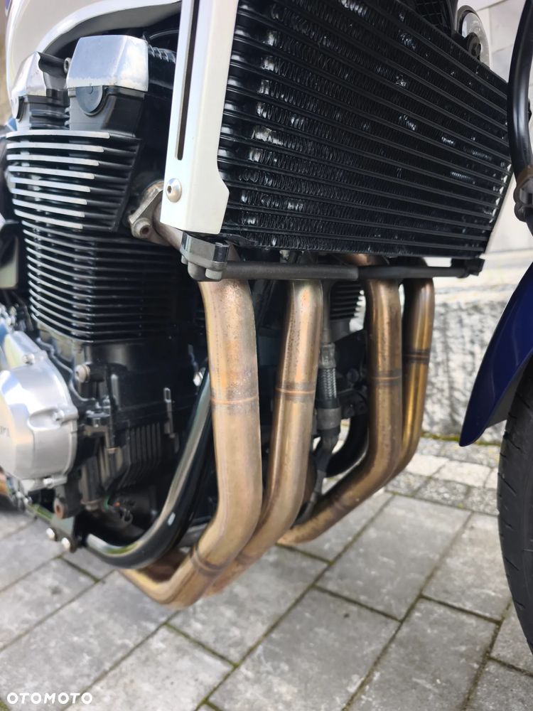 Suzuki GSX - 18