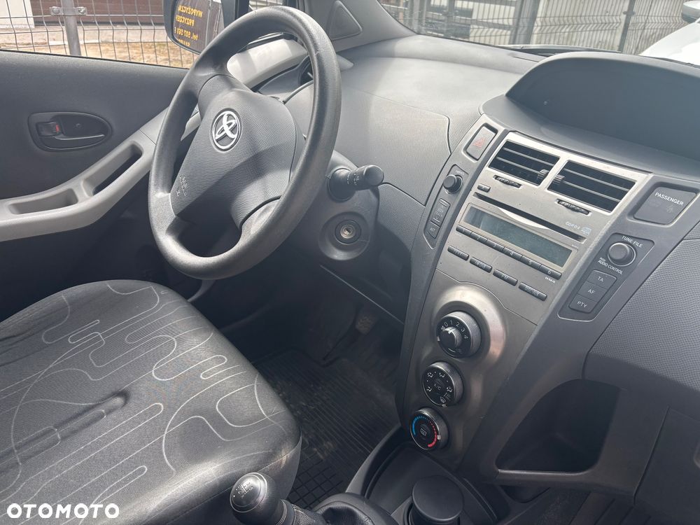Toyota Yaris 1.0 Entry - 9