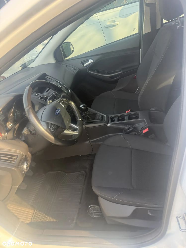 Ford Focus 1.6 Trend - 9