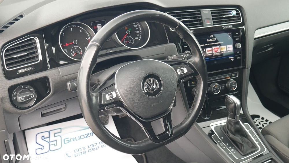Volkswagen Golf - 8