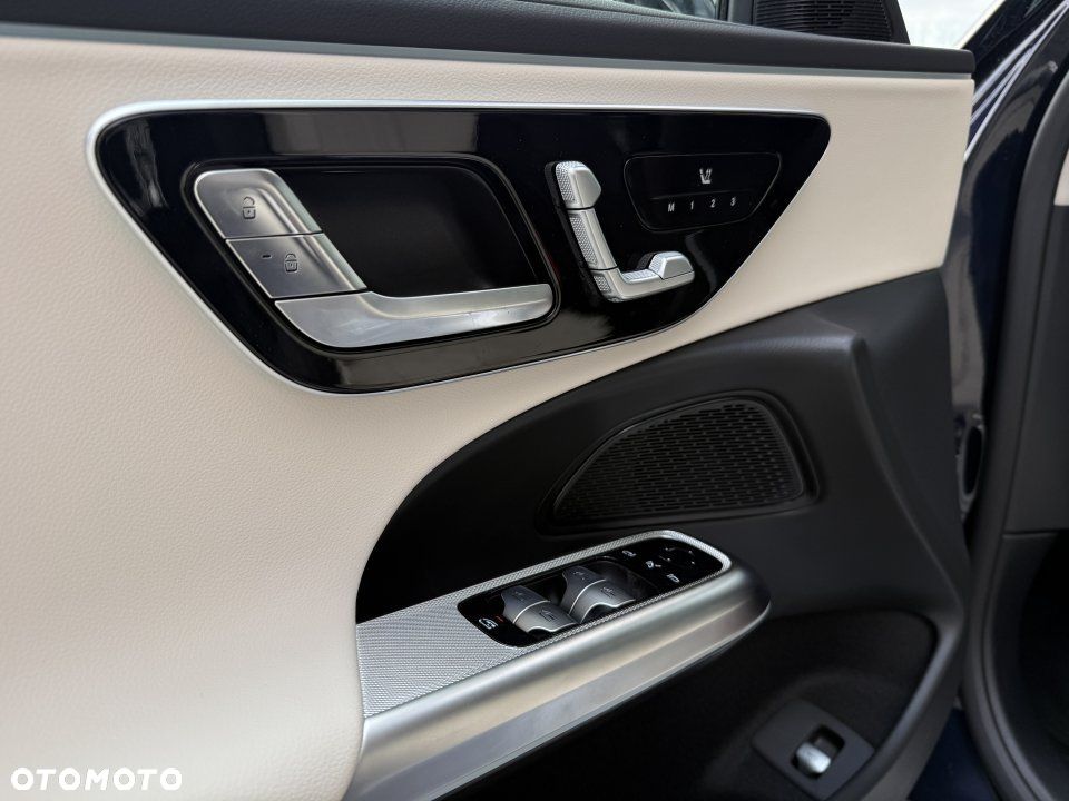 Mercedes-Benz Klasa E - 8