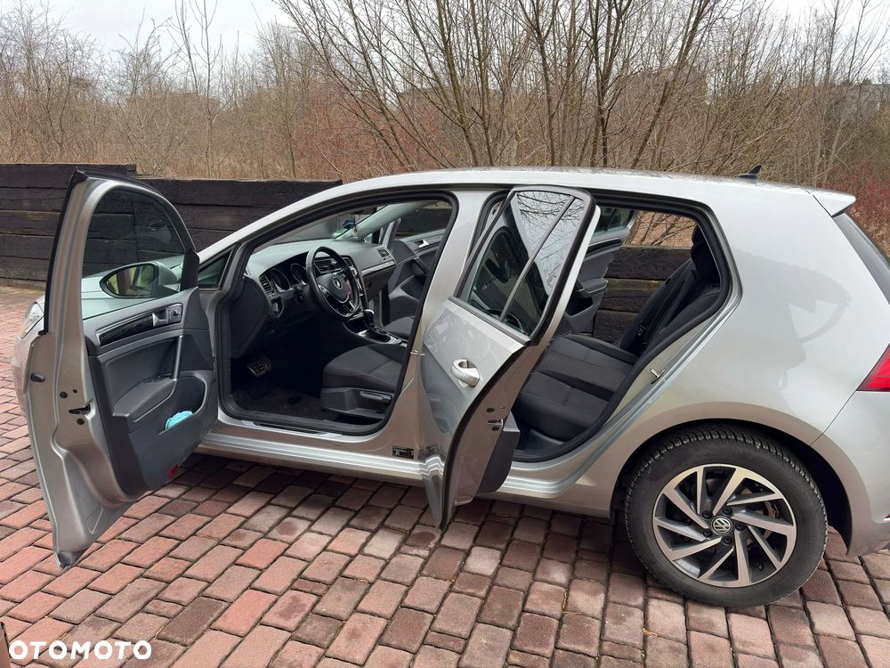 Volkswagen Golf - 11