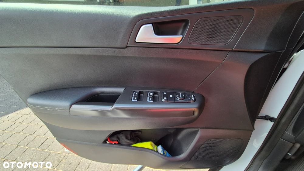 Kia Sportage 1.6 GDI 2WD Attract - 24