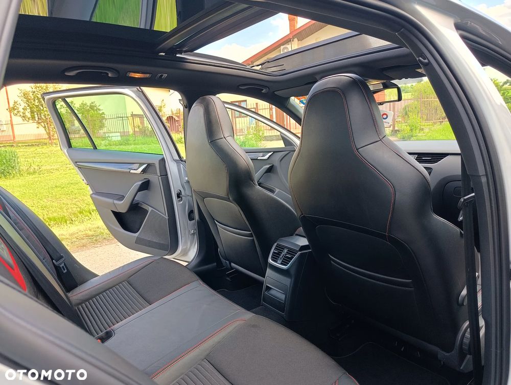 Skoda Octavia 2.0 TDI RS - 33