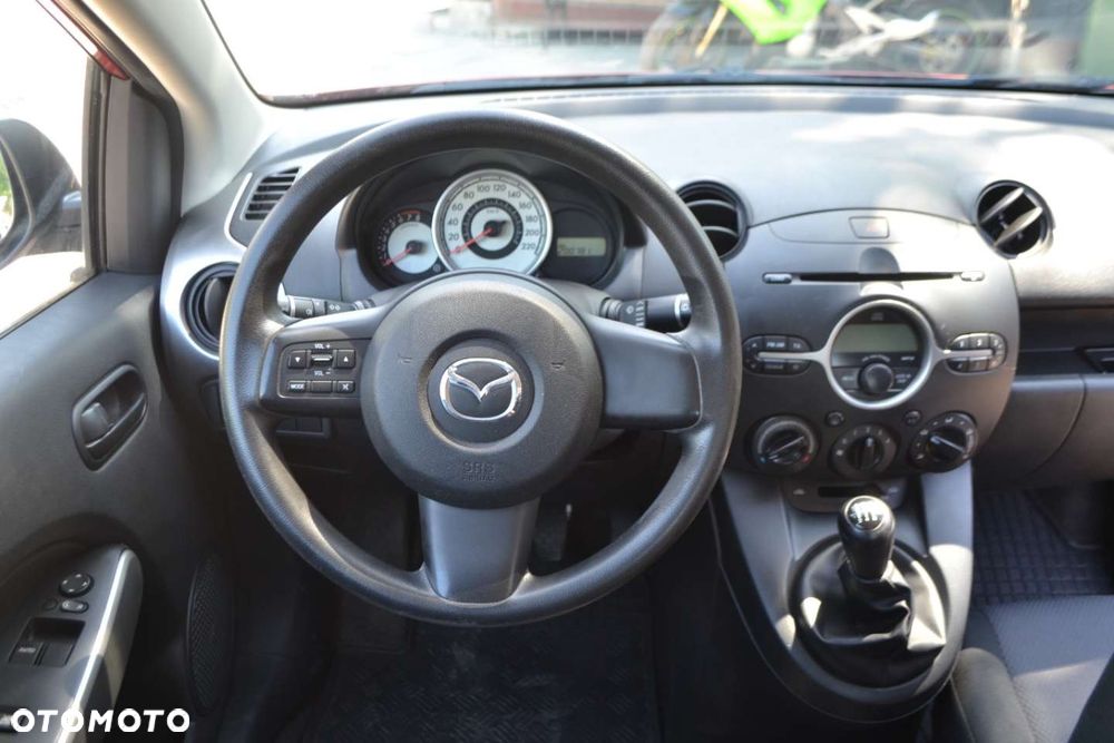 Mazda 2 - 7