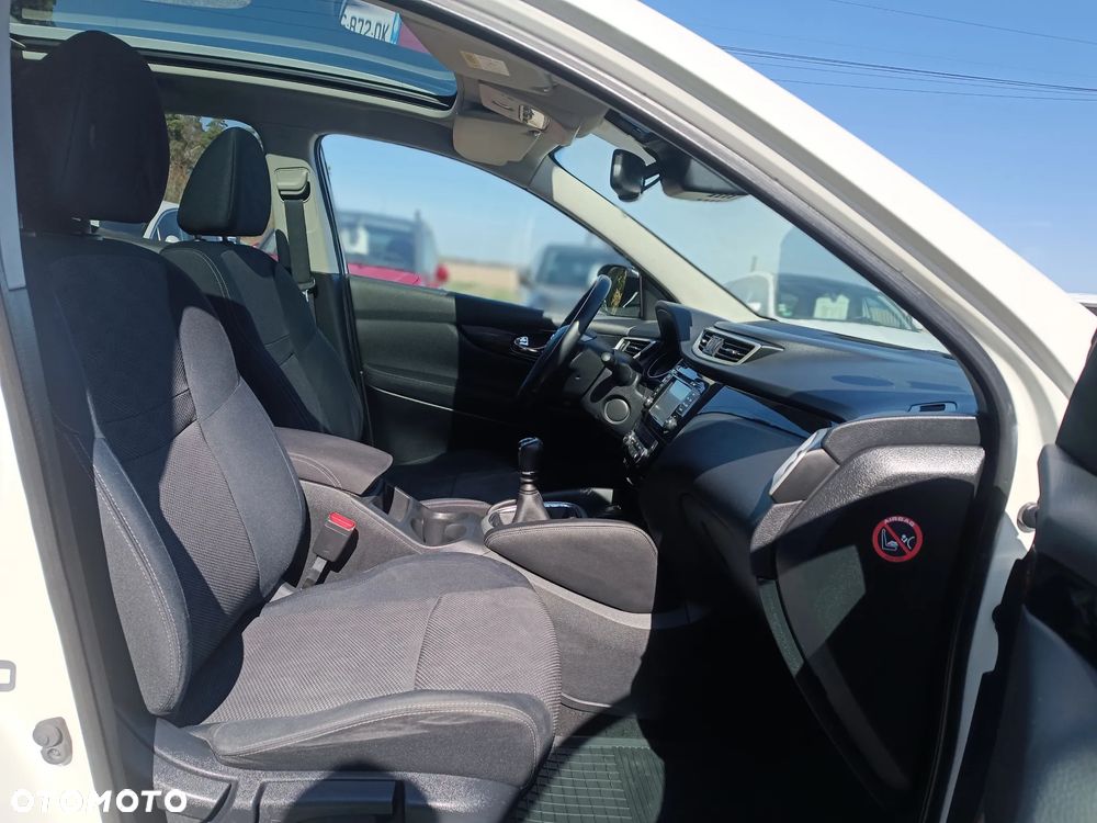 Nissan Qashqai 1.5 dCi N-Connecta - 26