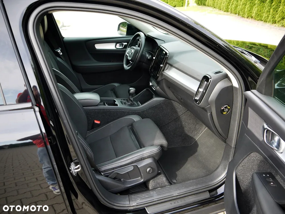 Volvo XC 40 T3 Momentum - 14