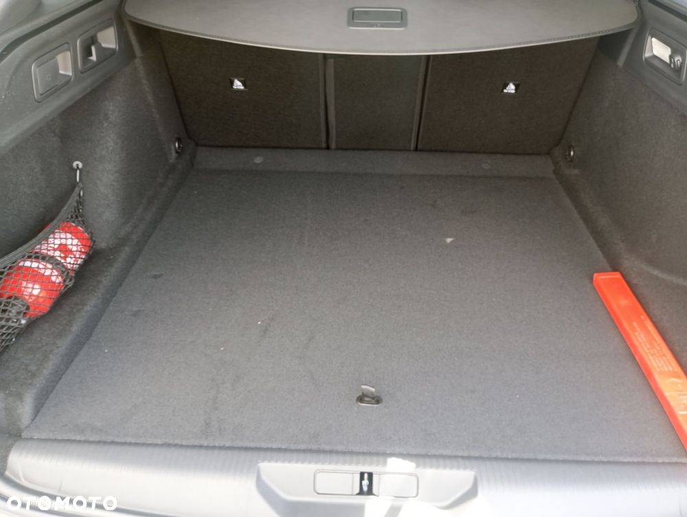 Peugeot 308 1.2 mHEV Allure S&S e-DCS6 - 19