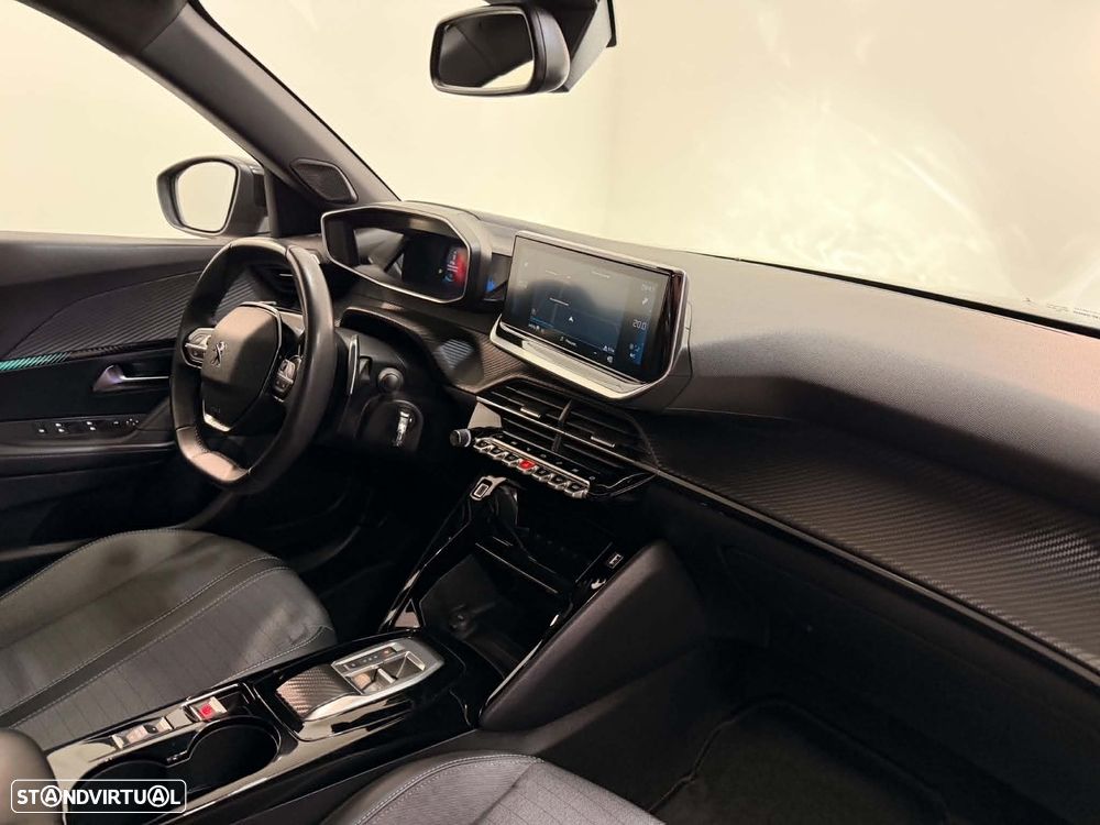 Peugeot 2008 1.5 BlueHDi Allure Pack EAT8 - 11