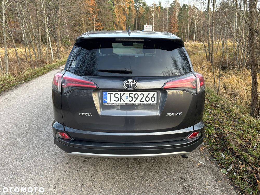 Toyota RAV4 2.0 D-4D Premium 4x2 - 8