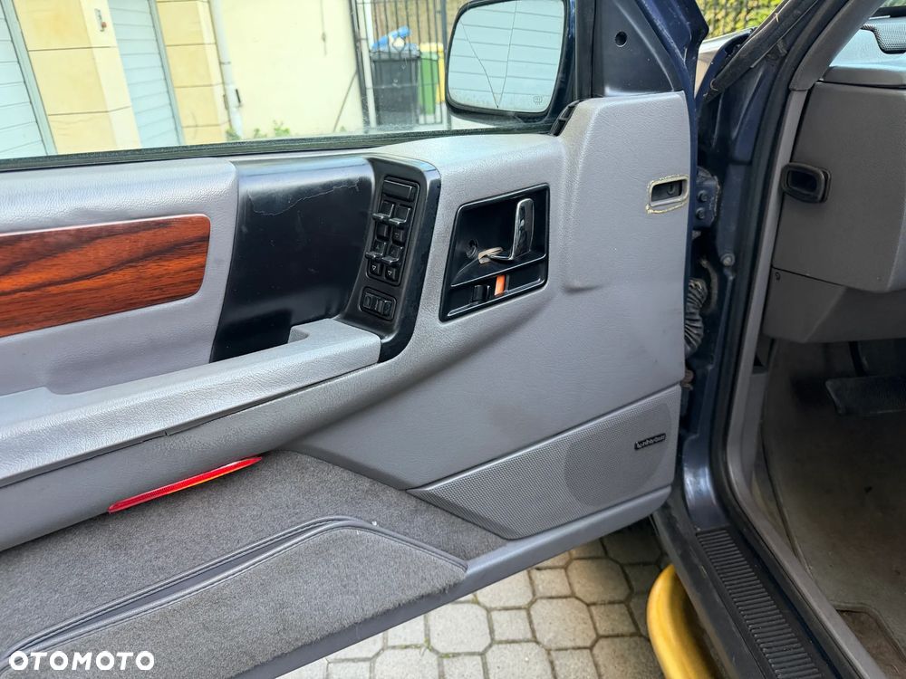 Jeep Grand Cherokee - 12