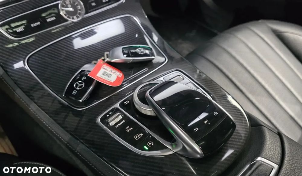 Mercedes-Benz Klasa E 300 9G-TRONIC Exclusive - 13