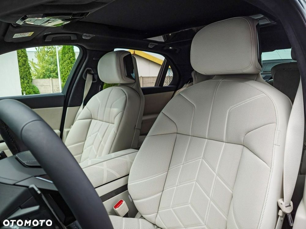 BMW Seria 7 - 17