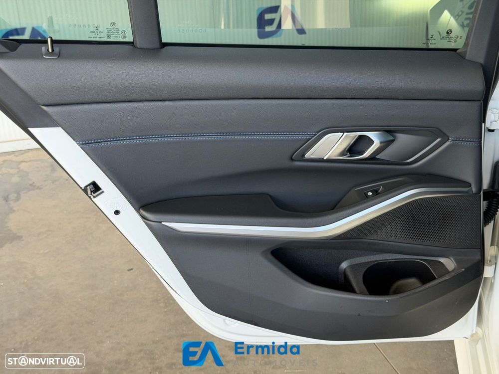 BMW 330 - 48
