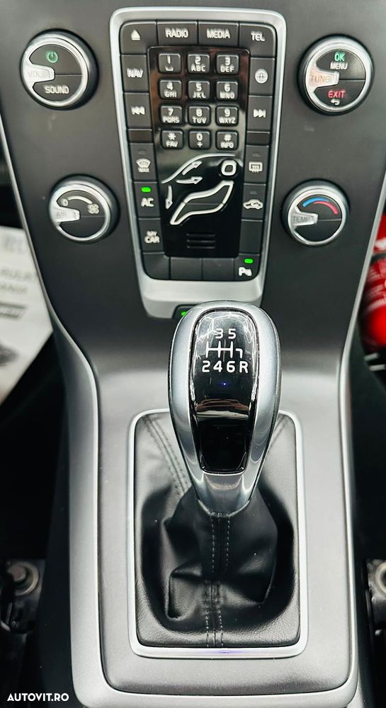 Volvo V40 D2 DRIVe Momentum - 23