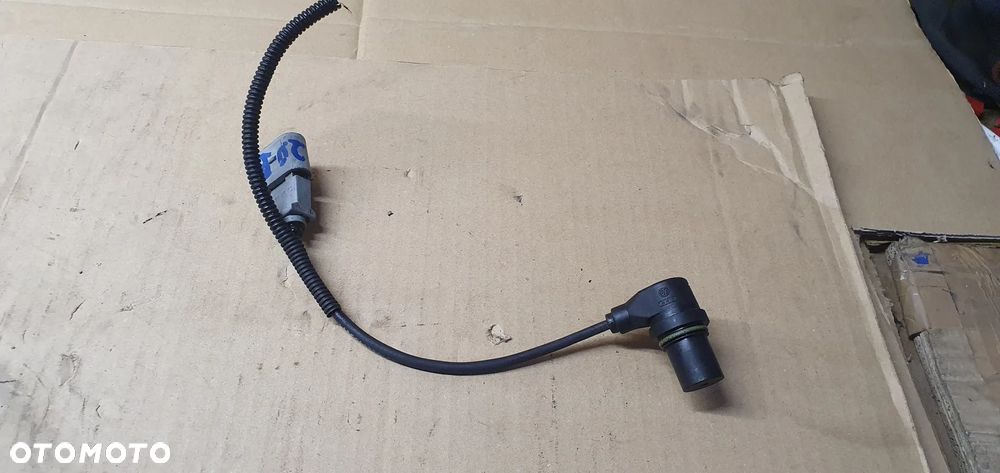 Czujnik położenia wału VW Passat B6 2.0 FSI 06A906433K - 6