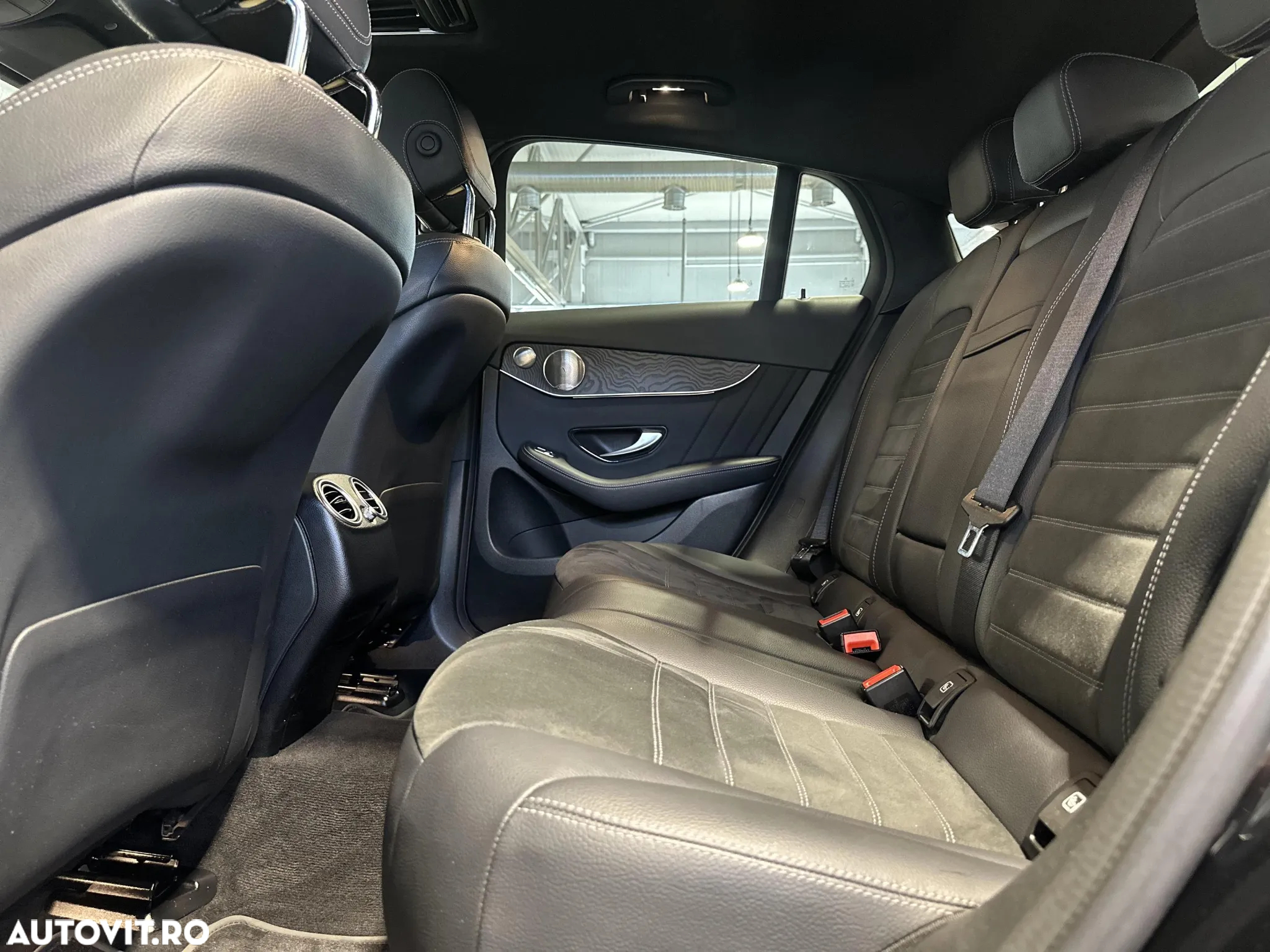 Mercedes-Benz GLC Coupe 300 e 4Matic 9G-TRONIC AMG Line - 12