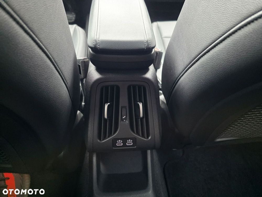 BMW X1 sDrive18i xLine sport - 30