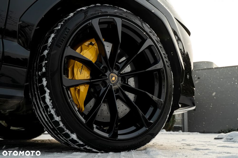 Lamborghini Urus - 12