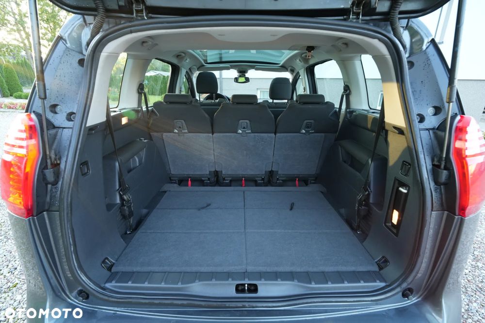 Peugeot 5008 1.6 HDi Family 7os - 24