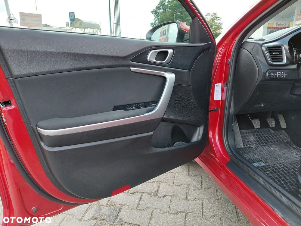 Kia Ceed 1.5 T-GDI M - 10