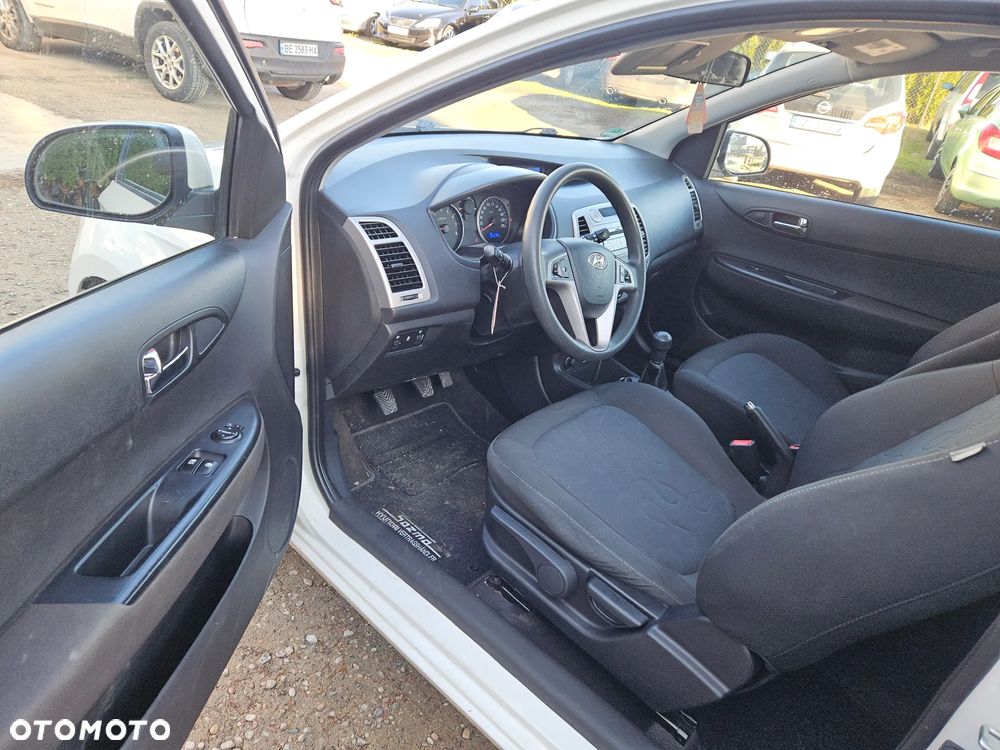 Hyundai i20 1.2 Comfort - 20