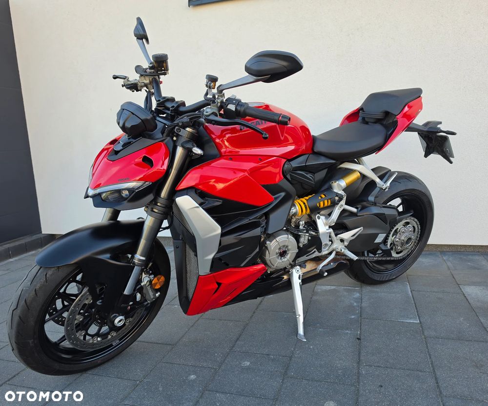 Ducati Streetfighter V2 - 2