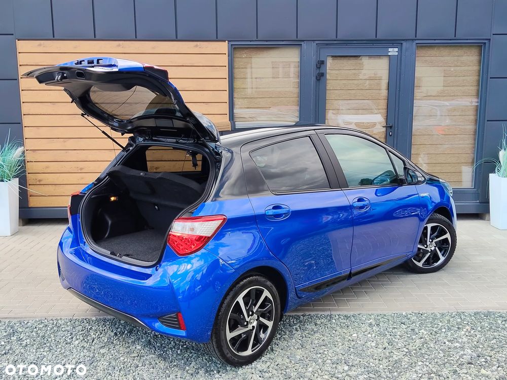 Toyota Yaris Hybrid 100 Premium - 34