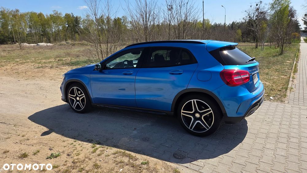 Mercedes-Benz GLA 200 7G-DCT AMG Line - 3