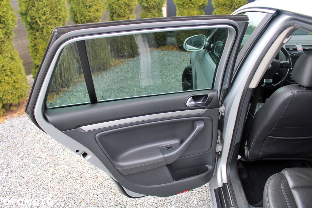 Volkswagen Golf 2.0 TDI Highline DSG - 22