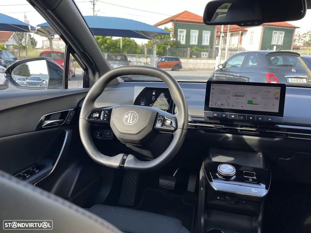 MG MG4 64 kWh Luxury - 11