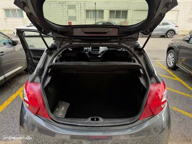 Peugeot 208 1.2 PureTech Active - 16