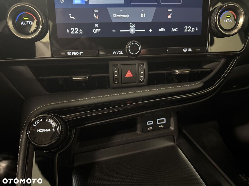 Lexus NX 350h Business AWD - 22