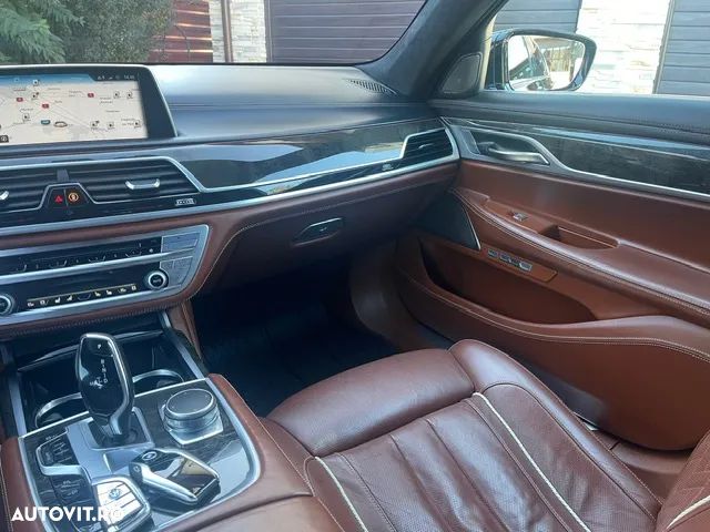 BMW Seria 7 750i xDrive - 26