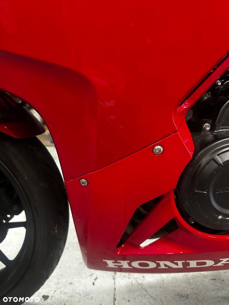 Honda CBR - 12