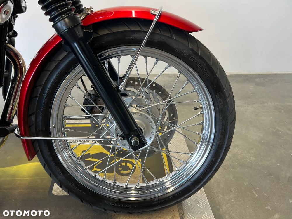 Triumph Bonneville - 22
