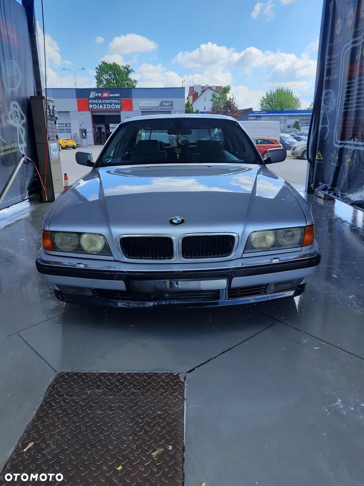 BMW Seria 7 - 20