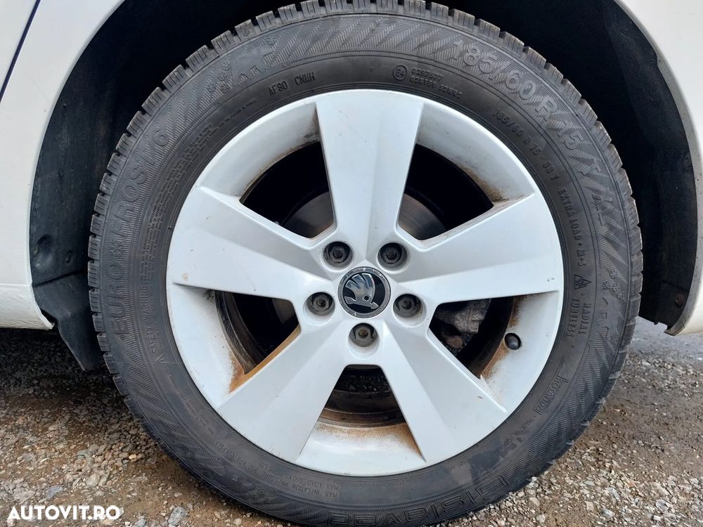 Skoda RAPID 1.6 TDI Ambition - 27